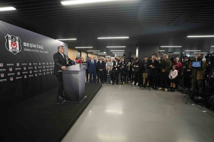 BEŞİKTAŞ’TA GELENEKSEL BAYRAMLAŞMA TÖRENİ YAPILDI