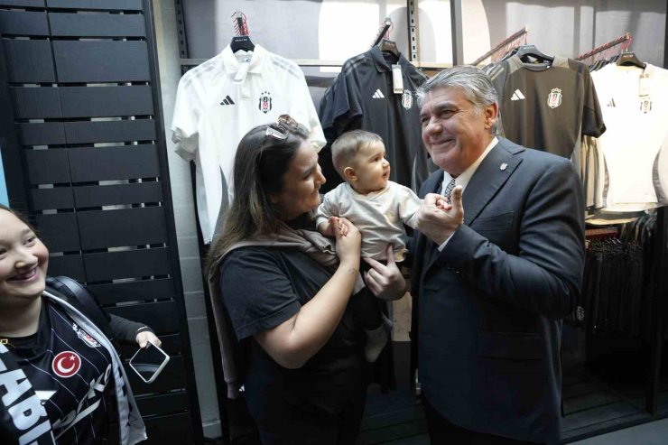 BEŞİKTAŞ’TA GELENEKSEL BAYRAMLAŞMA TÖRENİ YAPILDI