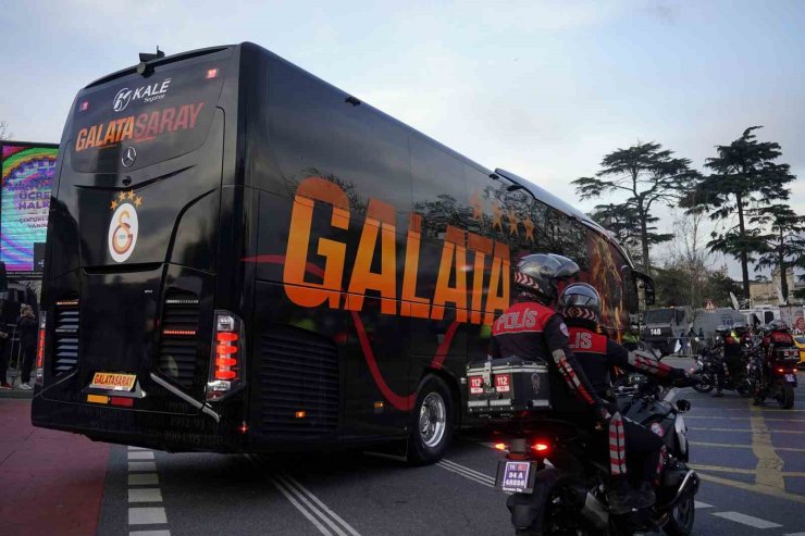 GALATASARAY, TÜPRAŞ STADYUMU’NA ULAŞTI