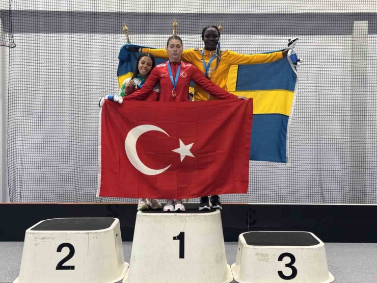 ÖZEL SPORCU AYSEL ÖNDER, REKOR KIRARAK AVRUPA ŞAMPİYONU OLDU