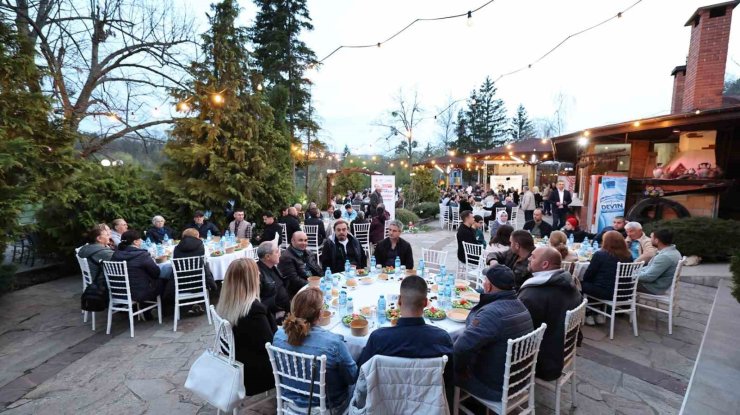 SULTANGAZİ BELEDİYESİ İFTAR SOFRALARINI BALKAN ÜLKELERİNE TAŞIDI