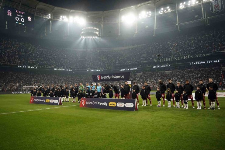 TRENDYOL SÜPER LİG: BEŞİKTAŞ: 0 - GALATASARAY: 0 (MAÇ DEVAM EDİYOR)