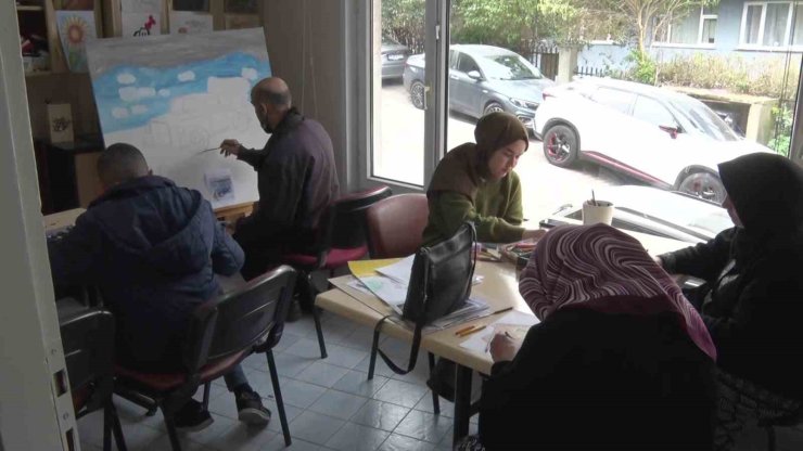 30 MART DÜNYA BİPOLAR GÜNÜ: "FARKINDALIKLA TANI, DESTEKLE TEDAVİ, UMUTLA YAŞAM"