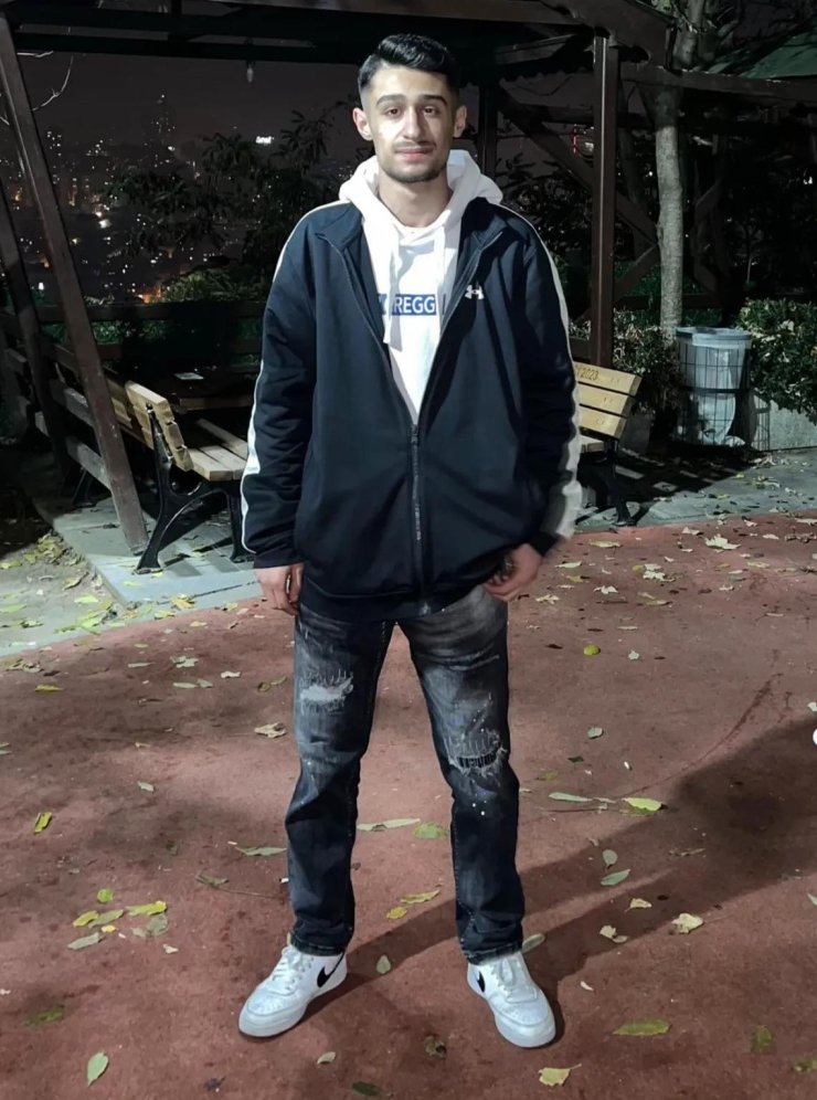 KAĞITHANE’DE KAN DONDURAN CİNAYET KAMERADA... OTOMOBİLDEKİ GENCİ KURŞUN YAĞMURUNA TUTTULAR