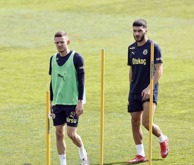 FENERBAHÇE, GALATASARAY MAÇI HAZIRLIKLARINI SÜRDÜRDÜ