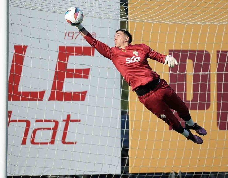 GALATASARAY, FENERBAHÇE MAÇI HAZIRLIKLARINI SÜRDÜRDÜ