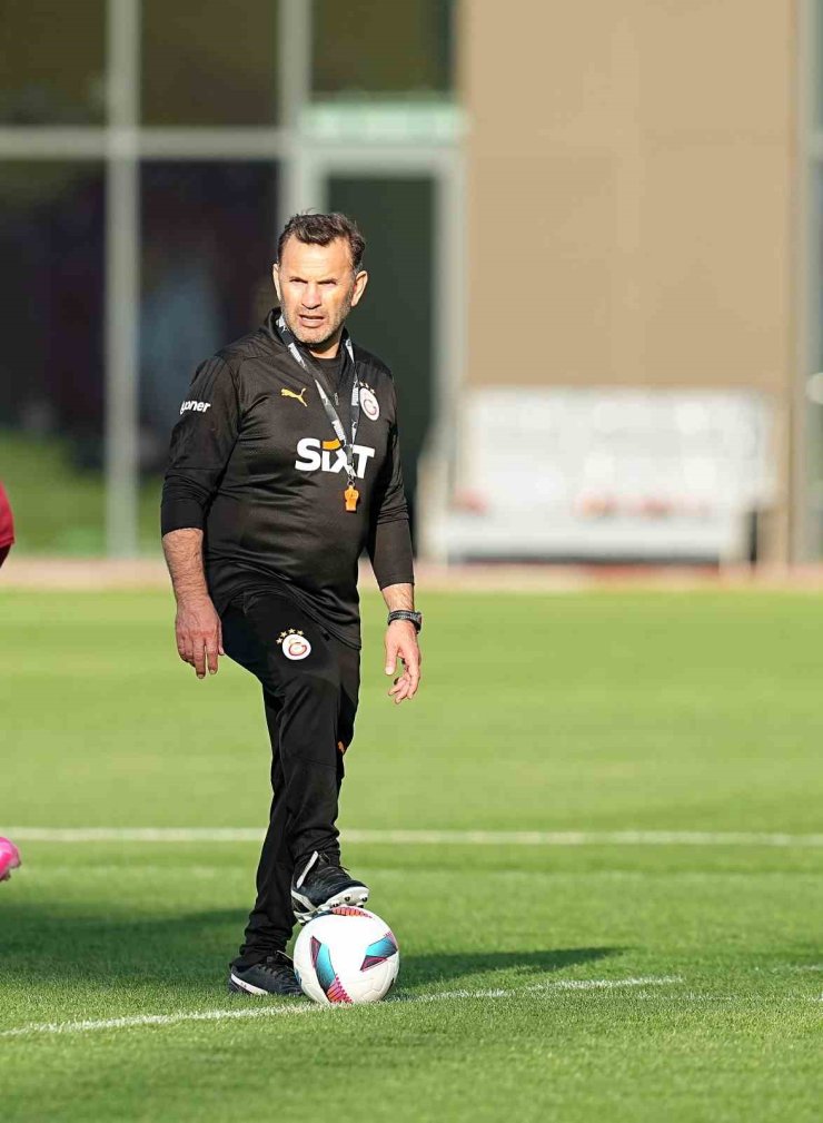 GALATASARAY, FENERBAHÇE MAÇI HAZIRLIKLARINI SÜRDÜRDÜ