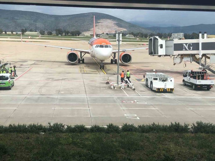 MİLAS-BODRUM HAVALİMANI, SEZONUN İLK DIŞ HAT UÇUŞLARINI KARŞILADI