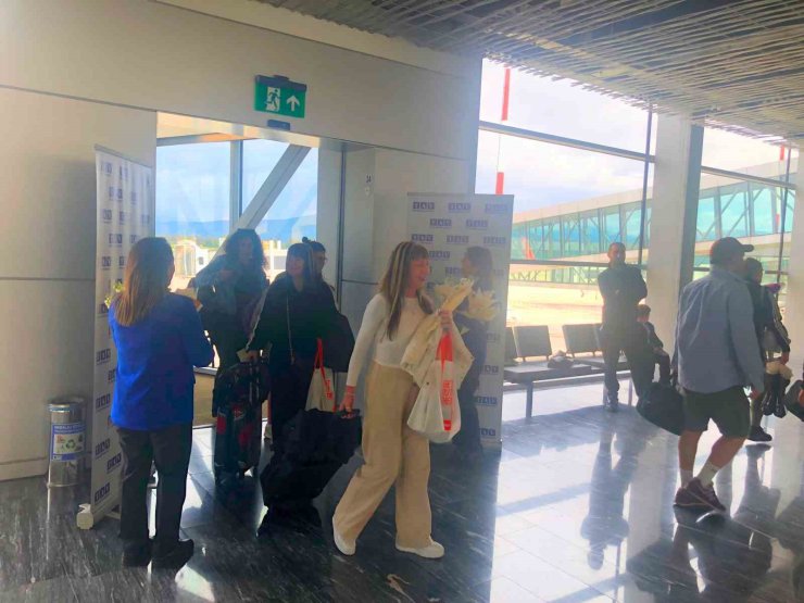 MİLAS-BODRUM HAVALİMANI, SEZONUN İLK DIŞ HAT UÇUŞLARINI KARŞILADI