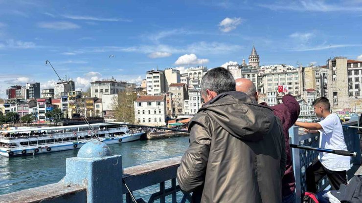 OLTA BALIKÇILARI BAYRAMDA GALATA KÖPRÜSÜ’NE AKIN ETTİ