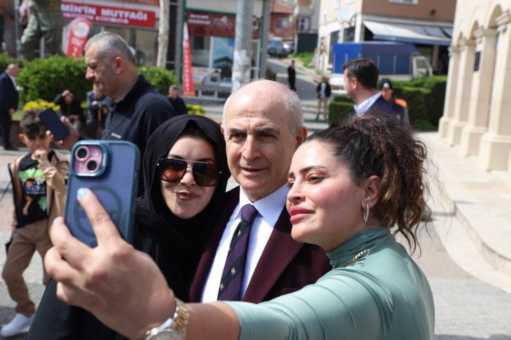 BAŞKAN AKGÜN, BÜYÜKÇEKMECELİLERLE BAYRAMLAŞTI