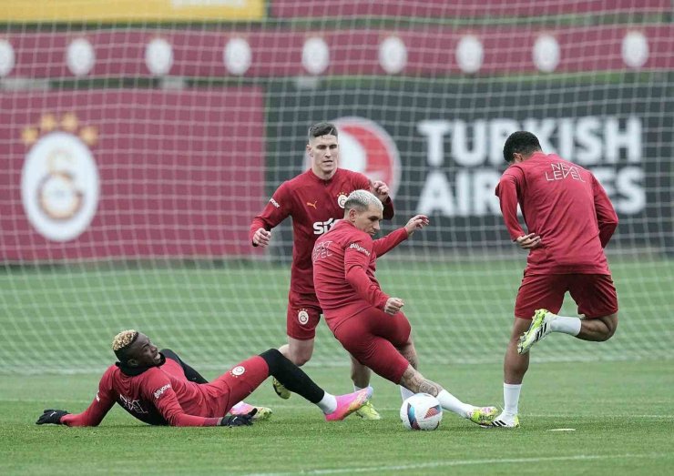 GALATASARAY, FENERBAHÇE DERBİSİ HAZIRLIKLARINI TAMAMLADI