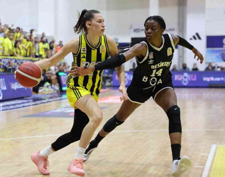 FENERBAHÇE OPET, YARI FİNAL SERİSİNDE 1-0 ÖNE GEÇTİ