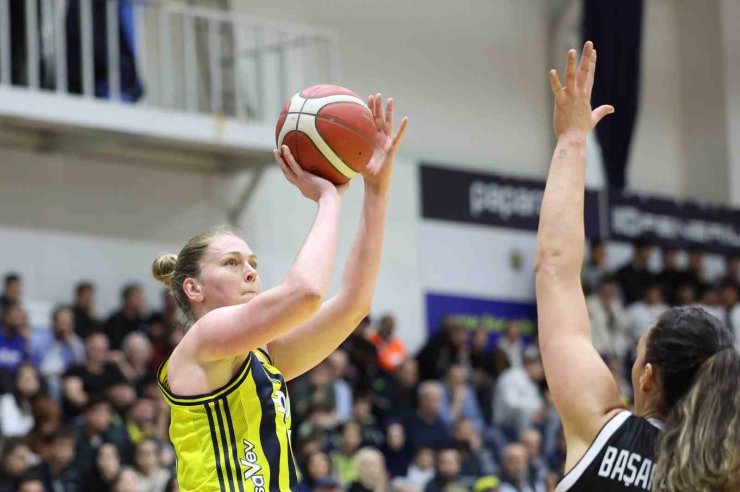 FENERBAHÇE OPET, YARI FİNAL SERİSİNDE 1-0 ÖNE GEÇTİ