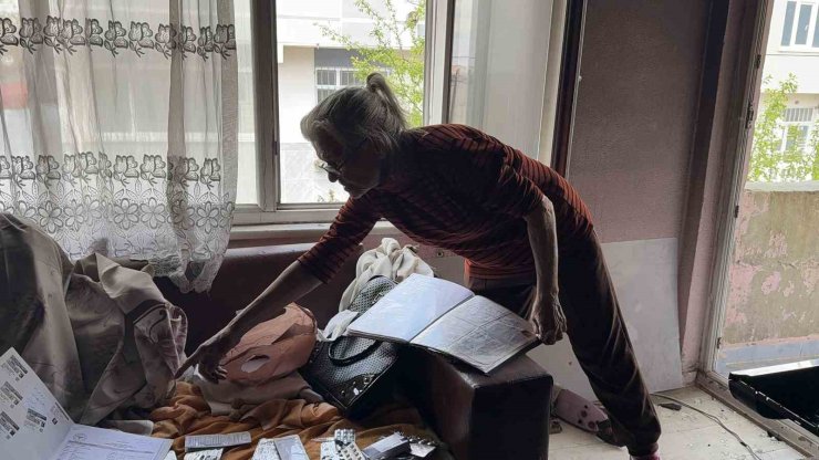 MADDE BAĞIMLISI GENÇ ANNESİNİ ÖLDÜRMEK İSTEDİ BAŞARAMAYINCA EVİ ATEŞE VERDİ