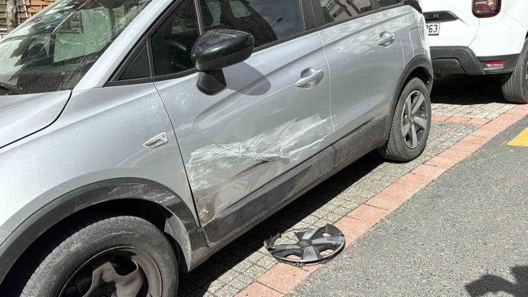 KAĞITHANE’DE OTOMOBİLİN ÇARPTIĞI KADININ BACAĞI KOPTU