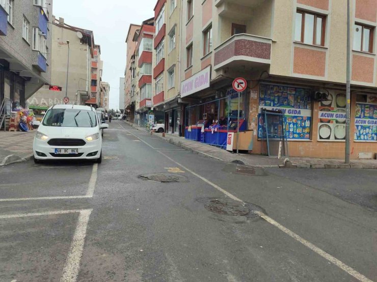 BEKÇİYİ YARALAYAN ŞAHISLARDAN BİRİNİN KAÇIŞ ANI KAMERADA