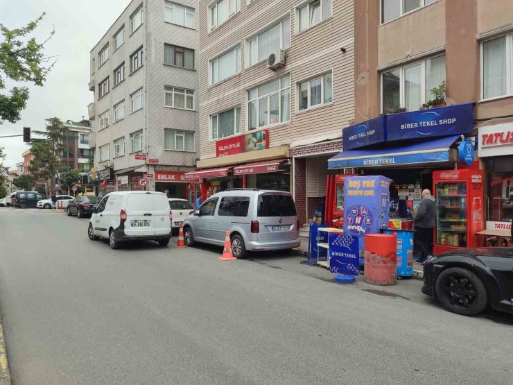 BAKIRKÖY’DE TEKEL BAYİYE GELEN HIRSIZ BİR ŞİŞE İÇKİYİ ÇALIP KAÇTI