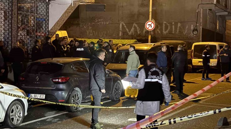 BAĞCILAR’DA KİMLİK KONTROLÜNDEKİ ŞAHSILAR BEKÇİLERE ATEŞ AÇTI: 1 BEKÇİ AĞIR YARALI