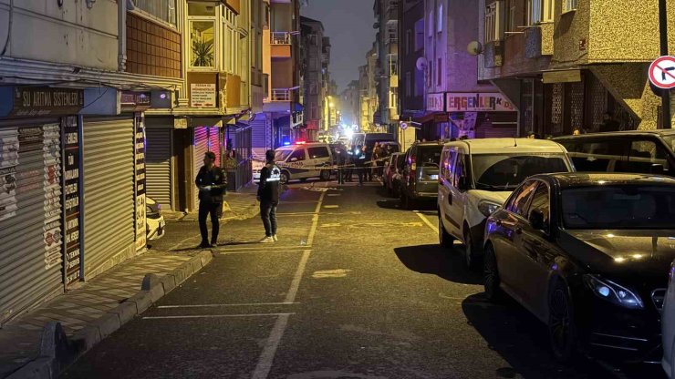 BAĞCILAR’DA KİMLİK KONTROLÜNDEKİ ŞAHSILAR BEKÇİLERE ATEŞ AÇTI: 1 BEKÇİ AĞIR YARALI