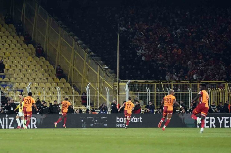 ZİRAAT TÜRKİYE KUPASI: FENERBAHÇE: 1 - GALATASARAY: 2 (İLK YARI)