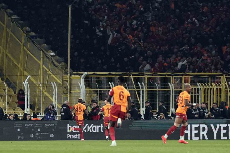 ZİRAAT TÜRKİYE KUPASI: FENERBAHÇE: 1 - GALATASARAY: 2 (İLK YARI)