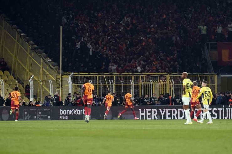 ZİRAAT TÜRKİYE KUPASI: FENERBAHÇE: 1 - GALATASARAY: 2 (İLK YARI)