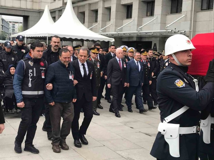 ŞEHİT BEKÇİ İÇİN İSTANBUL EMNİYETİNDE TÖREN DÜZENLENDİ