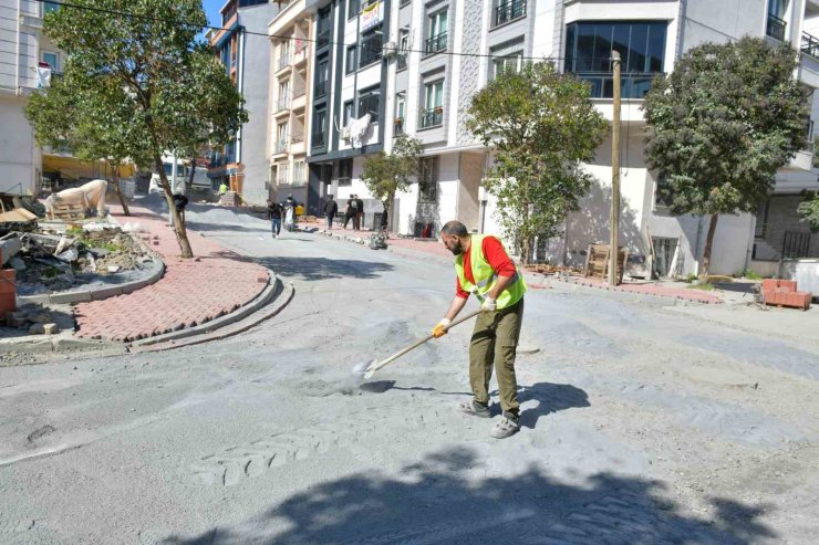 ESENYURT’TA 5 AYDA 129 BİN 298 METREKARE PARKE YOL YAPILDI