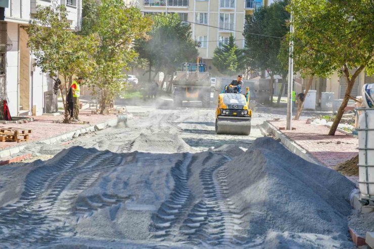ESENYURT’TA 5 AYDA 129 BİN 298 METREKARE PARKE YOL YAPILDI