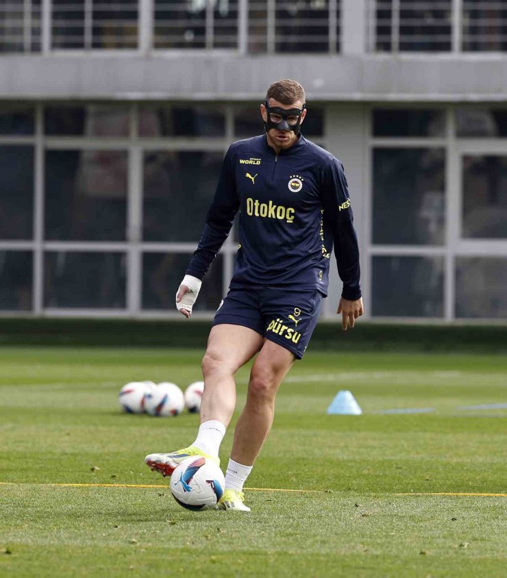 FENERBAHÇE, TRABZONSPOR MAÇI HAZIRLIKLARINA BAŞLADI