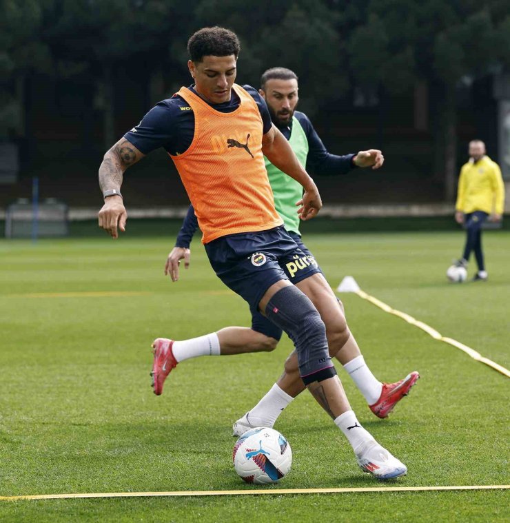 FENERBAHÇE, TRABZONSPOR MAÇI HAZIRLIKLARINA BAŞLADI