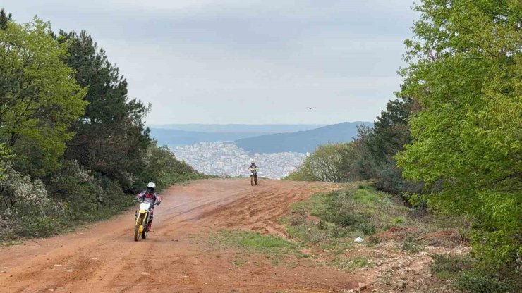 AYDOS’TA MOTOKROS YARIŞI DÜZENLENMESİ İÇİN YETKİLİLERE ÇAĞRI