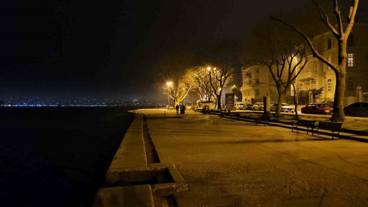 İSTANBUL’DA SİS NEDENİYLE BOĞAZ TRAFİĞİ ASKIYA ALINDI