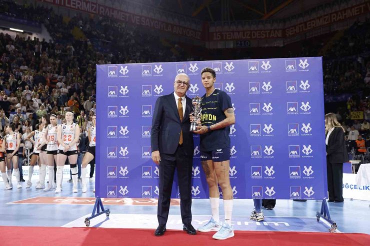 AXA SİGORTA KADINLAR KUPA VOLEY’DE KAZANAN FENERBAHÇE