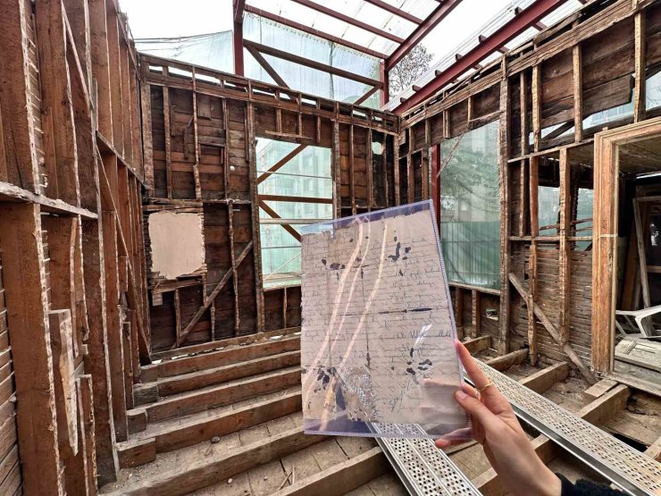 PENDİK’TE MÜZE RESTORASYONU SIRASINDA DUVARDAN AŞK MEKTUBU ÇIKTI