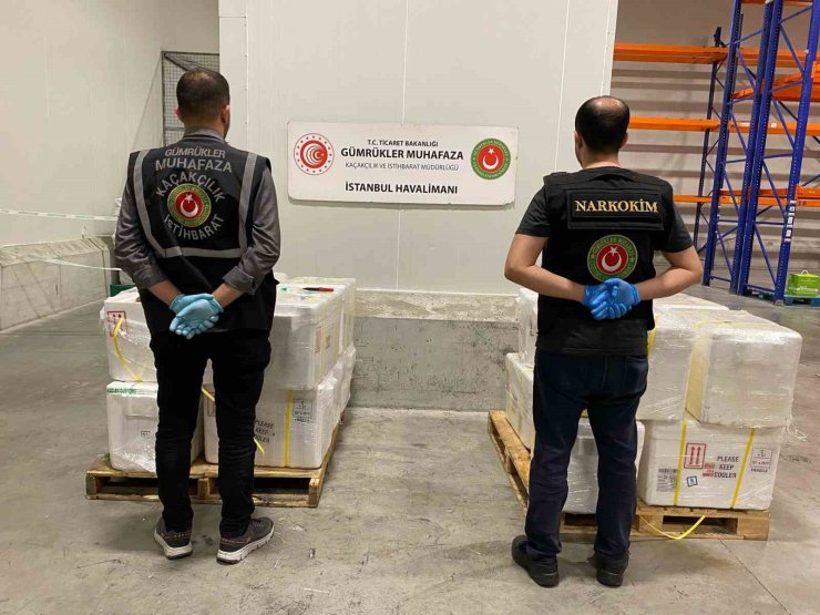 İSTANBUL HAVALİMANI’NDA 455,2 KİLO UYUŞTURUCU ELE GEÇİRDİ