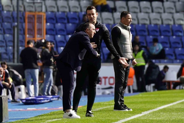 TRENDYOL SÜPER LİG: BAŞAKŞEHİR: 0 - KONYASPOR: 0 (İLK YARI)