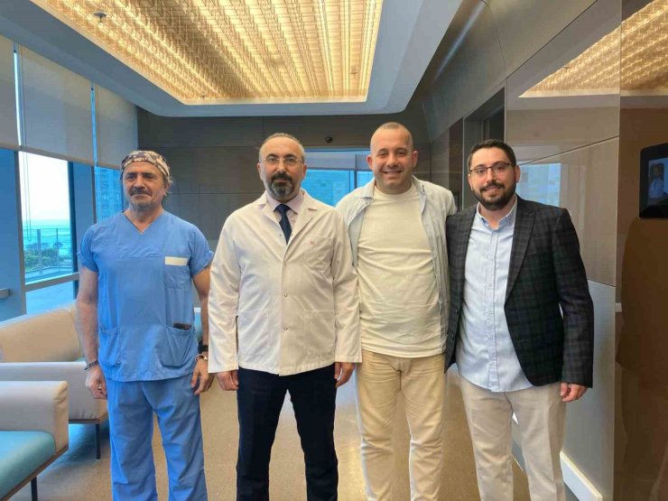 UYANIK HALDE BEYİN AMELİYATI OLDU: "HİÇ ACI HİSSETMEDİM"