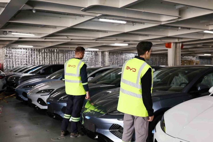BYD’NİN DEV ARAÇ GEMİSİ ’BYD CHANGZHOU’ TÜRKİYE’YE ULAŞTI