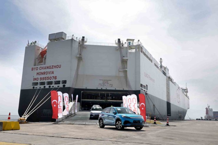 BYD’NİN DEV ARAÇ GEMİSİ ’BYD CHANGZHOU’ TÜRKİYE’YE ULAŞTI