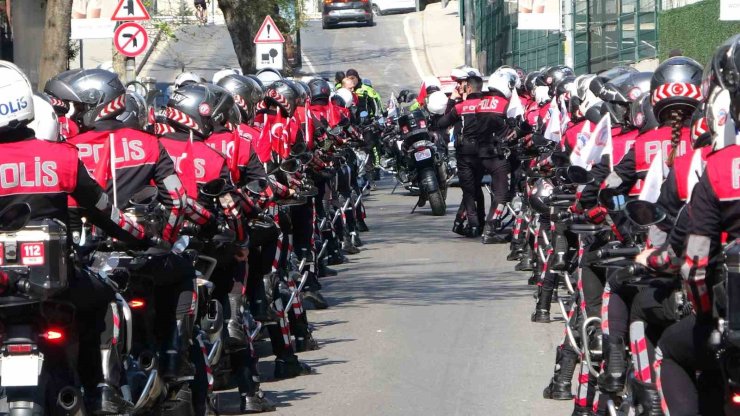 ‘POLİS HAFTASI’ KAPSAMINDA İSTANBUL’DA KORTEJ GEÇİŞİ YAPILDI