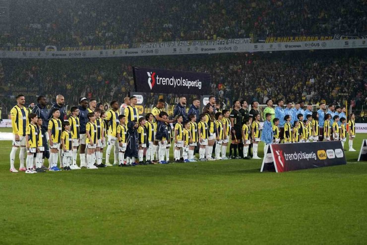 TRENDYOL SÜPER LİG: FENERBAHÇE: 0 - TRABZONSPOR: 1 (İLK YARI)