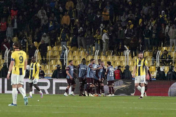TRENDYOL SÜPER LİG: FENERBAHÇE: 0 - TRABZONSPOR: 1 (İLK YARI)
