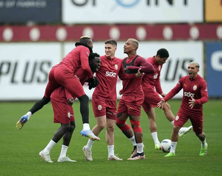 GALATASARAY, SAMSUNSPOR MAÇI HAZIRLIKLARINI SÜRDÜRDÜ