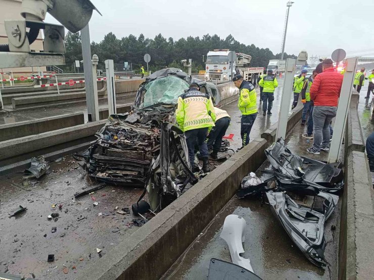 KUZEY MARMARA OTOYOLU GİŞELER’DE ARAÇ TIRIN ALTINA GİRDİ: 1 ÖLÜ
