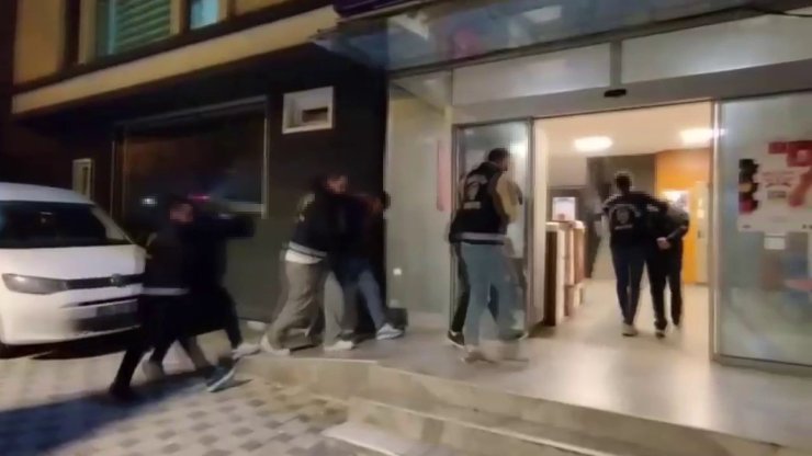 MALTEPE VE ATAŞEHİR’DE MOTOSİKLET HIRSIZLIĞI: 4 ŞÜPHELİ SUÇÜSTÜ YAKALANDI