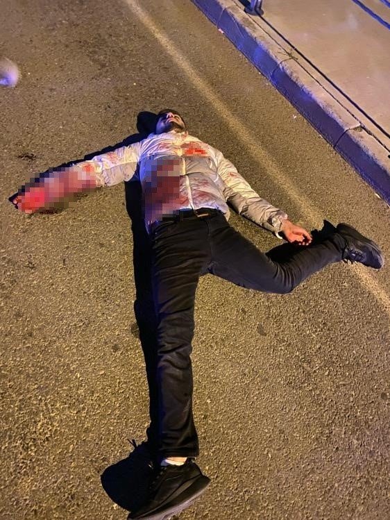 BAKIRKÖY’DE POLİSE ATEŞ AÇAN İKİ KİŞİ YARALI OLARAK YAKALANDI