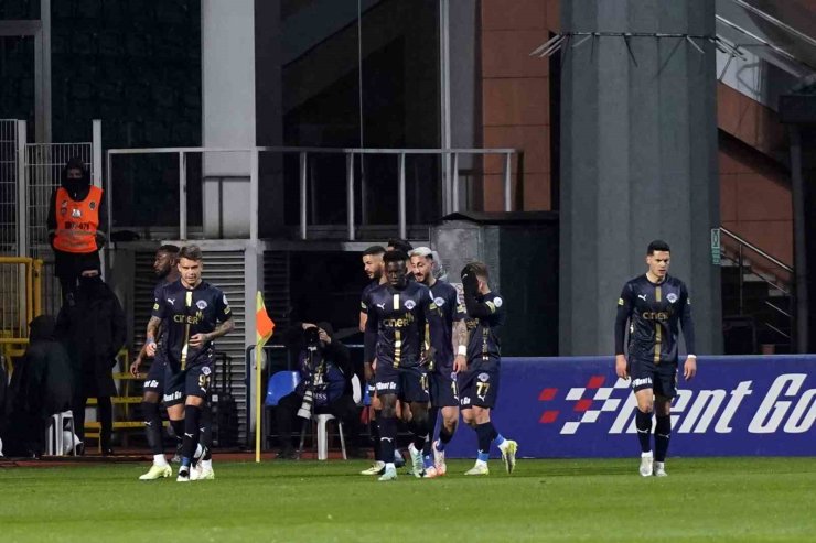 TRENDYOL SÜPER LİG: KASIMPAŞA: 1 - BEŞİKTAŞ: 0 (İLK YARI)