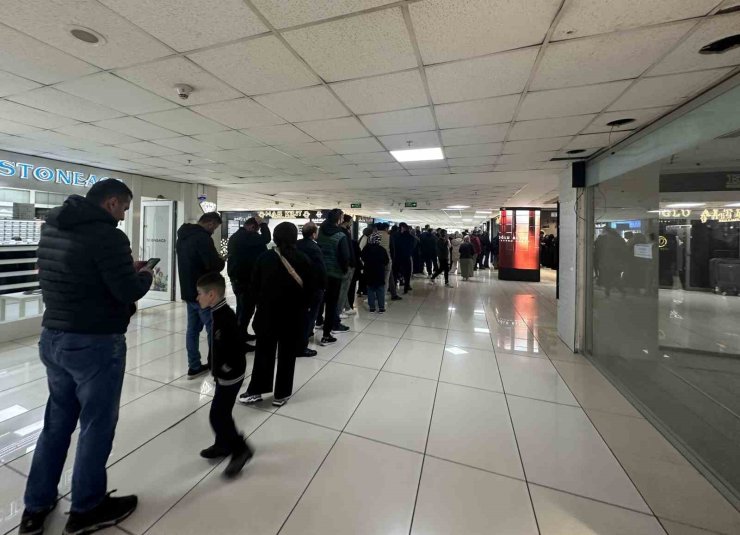 İSTANBUL’DA ALTIN KUYRUĞU